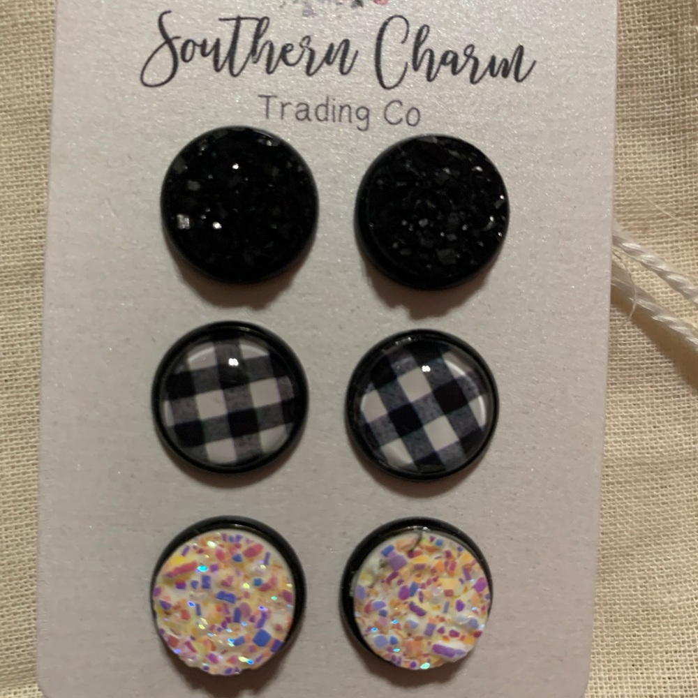 Earrings - Picture 5 of 5